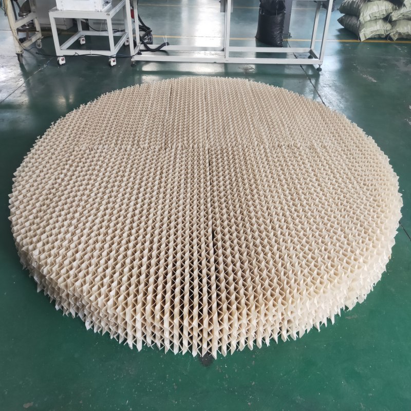 التعبئة المموجة من مادة PVDF: أداة لتعزيز الكفاءة على المدى الطويل في ظل ظروف العمل الحمضية والقلوية القوية